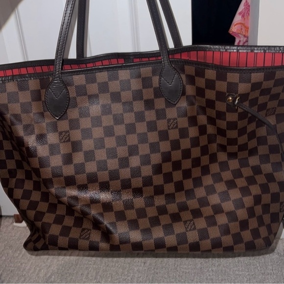 Louis Vuitton Neverfull GM Tote - Picture 8 of 17